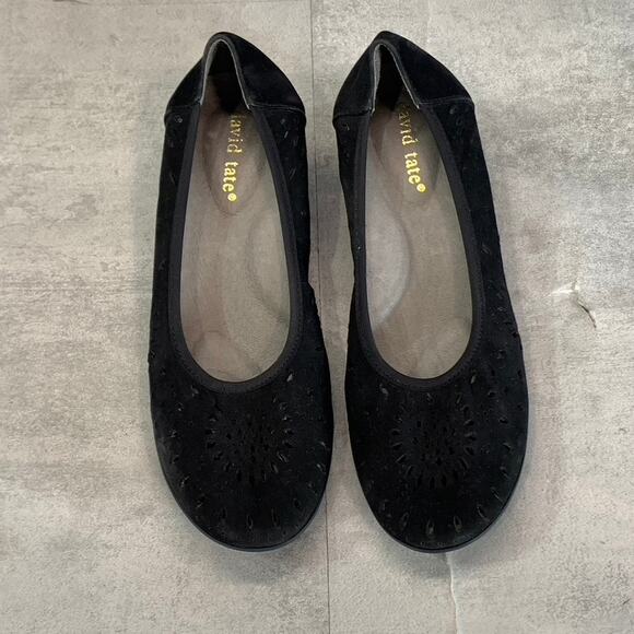 DAVID TATE Women's Narrow Black Leather Proud Perforated Cushioned Pumps SZ 8.5N - Picture 4 of 10